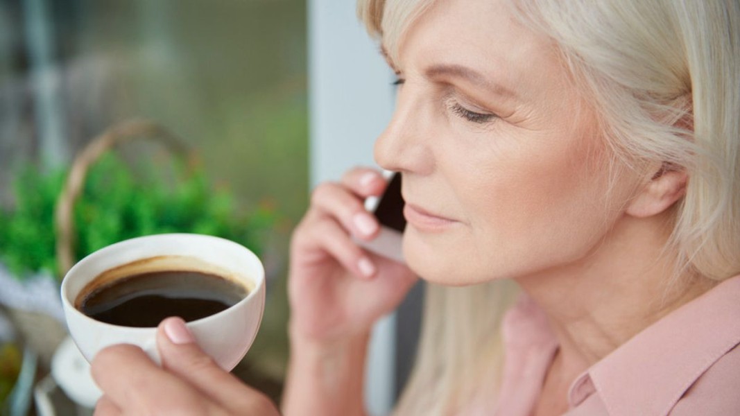 Rutin Minum Kopi Dikaitkan Dengan Penuaan Biologis Lebih Lambat