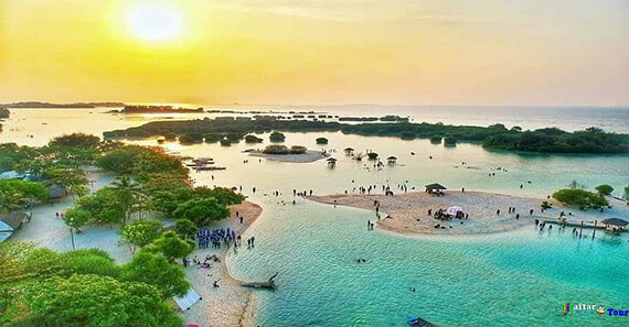 Pesona Pulau Pari, Destinasi Liburan Idaman Lebaran 2025 dengan Paket Hemat dari Navya Travel