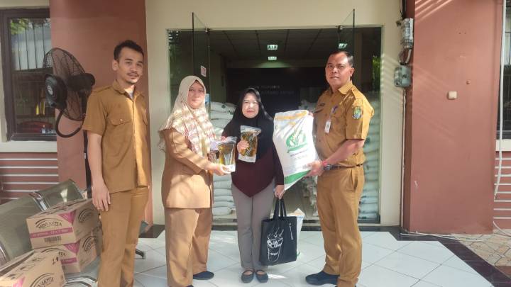 Penyaluran Bansos Beras Pemkot Tangerang Diperluas ke Kecamatan Neglasari