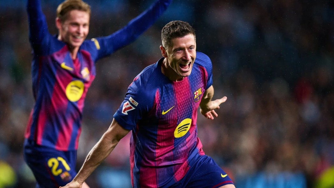 Lewandowski Hattrick Antarkan Barcelona Tekan Jarak dengan Real Madrid