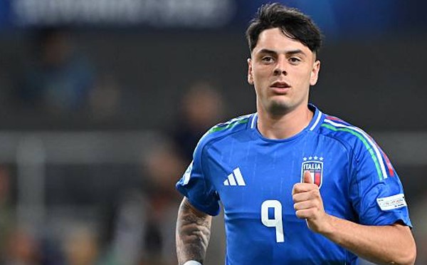 Kesempatan Emas Ambrosino: Striker Muda Napoli Jadi Rebutan Klub Serie A