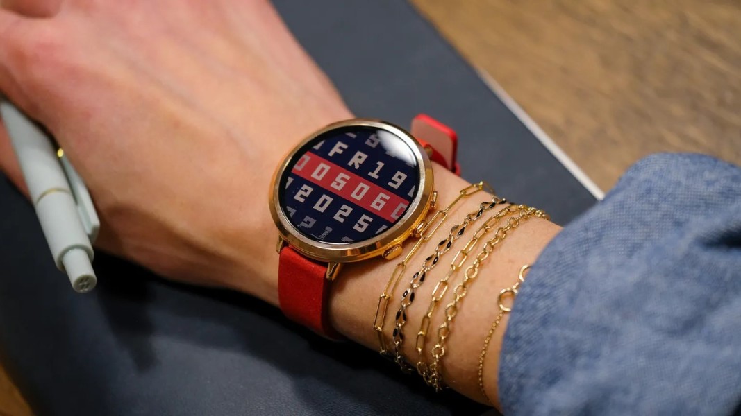 Spesifikasi Pebble Round 2 Ungkap Desain Tipis dan Baterai Tahan Lama