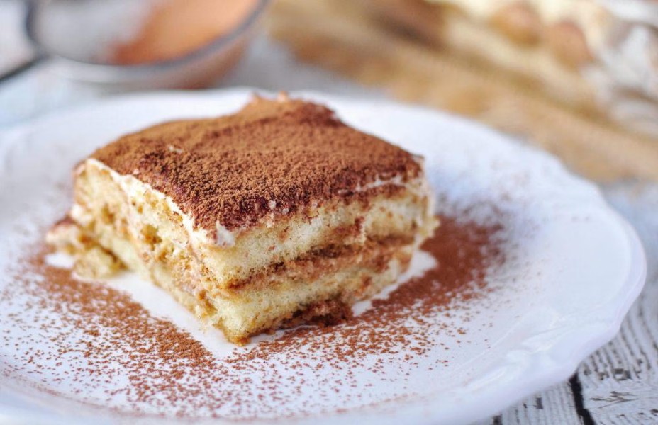 Resep Tiramisu Tanpa Mascarpone yang Lembut, Praktis, dan Tetap Creamy Nikmat