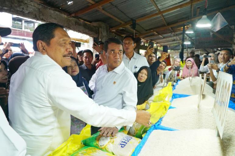 Mentan Pastikan Stok Beras Nasional Aman Hingga Desember