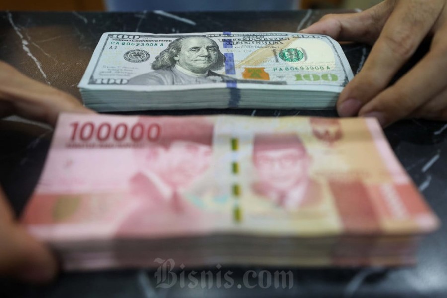Dolar AS Kembali Menguat Tipis Jelang Akhir Pekan Dolar AS Kembali Menguat Tipis Jelang Akhir Pekan