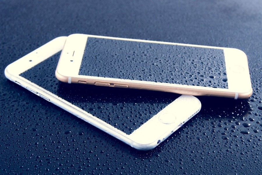 Cara Mengatasi iPhone Basah Kena Banjir di Musim Hujan