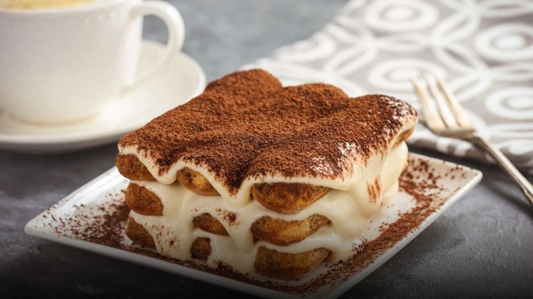 Teknik Tepat Merendam Ladyfinger Agar Tiramisu Tetap Stabil dan Creamy