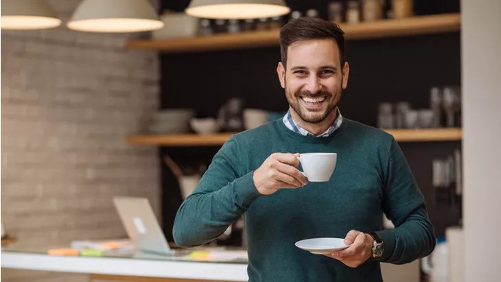 Benarkah Kopi Bisa Picu Radang Tenggorokan, Ini Faktanya