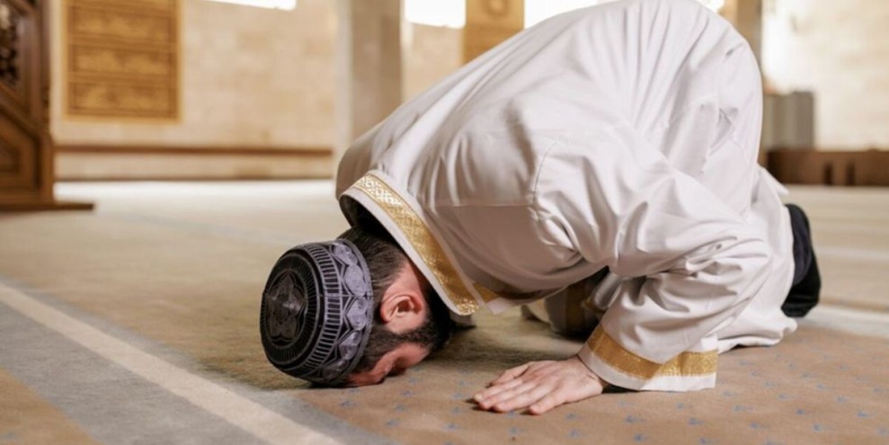 Tata Cara Sholat Tarawih disertai Bacaan Niat dan Doanya