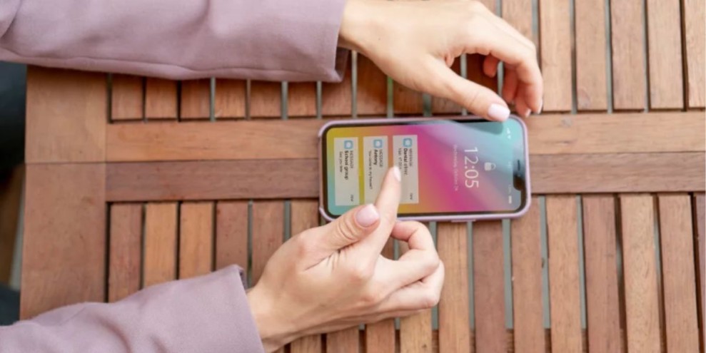 Cara Mengaktifkan eSIM di iPhone Dijamin Anti Gagal dan No Signal!