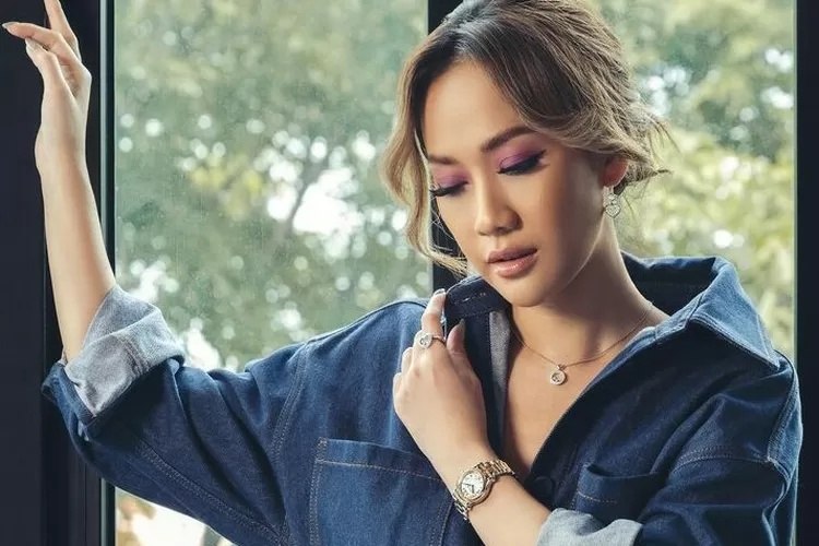 Profil Bunga Citra Lestari: Karier, Keluarga, dan Penghargaan