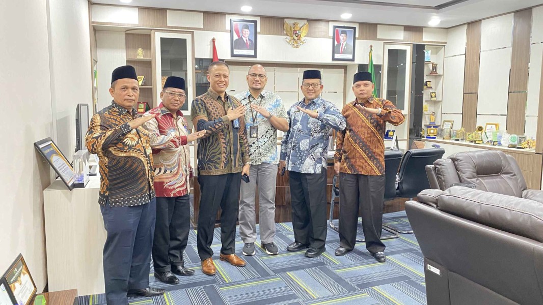 Kakanwil Kemenagsu Terima Audiensi Garuda Indonesia, Bahas Persiapan Haji 2025
