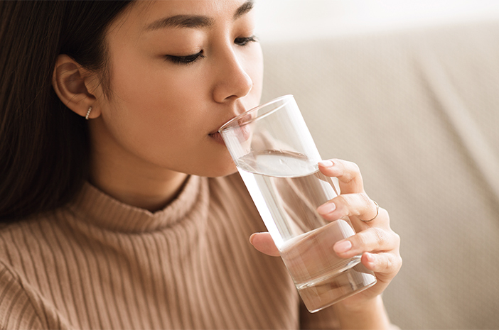 Bahaya Hiponatremia Akibat Minum Air Berlebihan Di Siang Hari