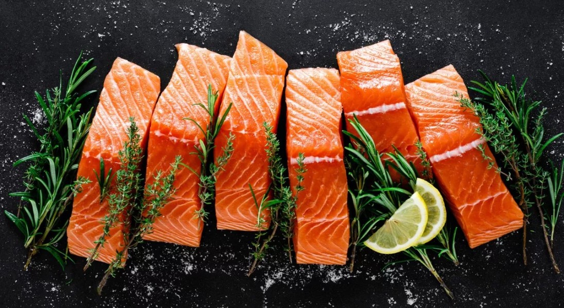 10 Manfaat Ikan Salmon untuk Kulit Sehat dan Awet Muda