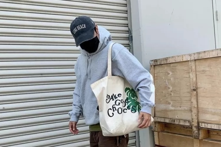 Tote Bag Pria Stylish dan Fungsional untuk OOTD