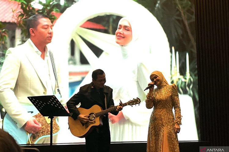 Siti Nurhaliza dan Ade Govinda Kolaborasi Hadirkan Lagu Cinta