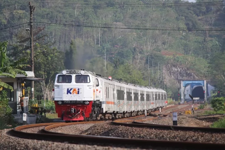 Kinerja KAI Group Tumbuh, Layanan Kereta Makin Terintegrasi dan Lebih Modern