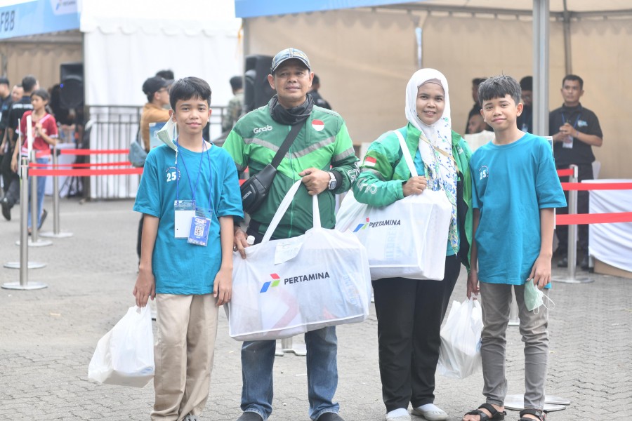 Bantuan Perlengkapan Sekolah untuk Anak Ojek, Pertamina Berdayakan Produk Lokal