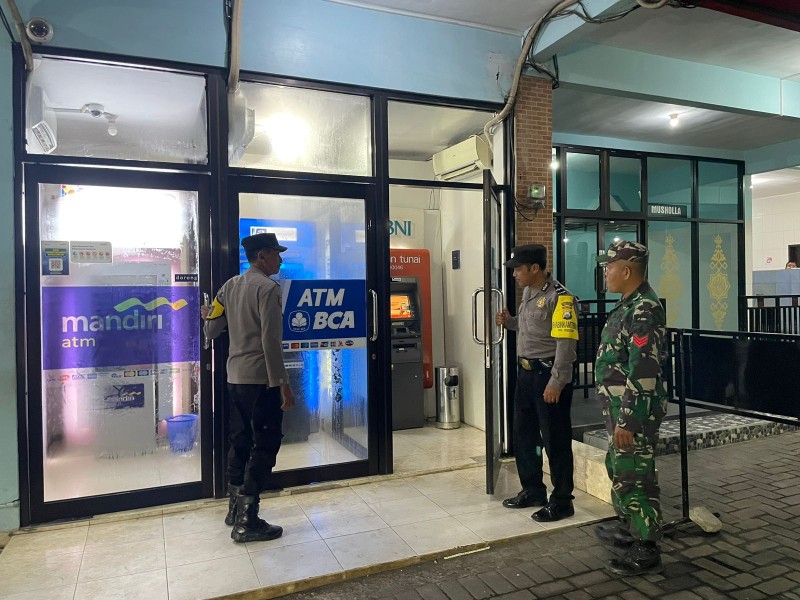 Polsek Turen Gencarkan Patroli Kamtibmas di Kawasan ATM BCA Turen Square, Malang