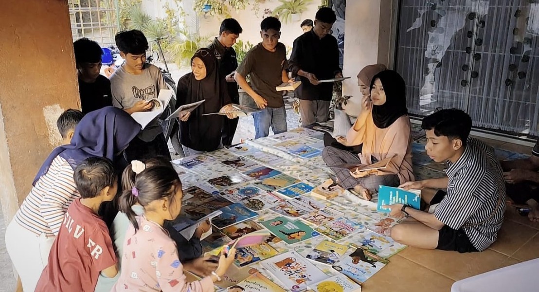 Teras Baca: Gerakan Literasi Pemuda Letok Lawan Kecanduan Gadget