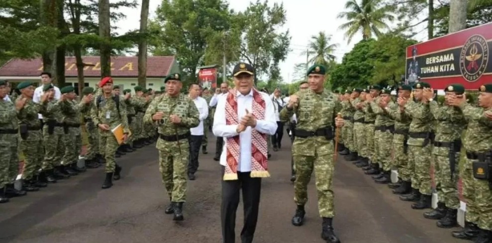 Menko Polkam Djamari Chaniago Minta Kostrad Perkuat Kesiapan Tempur dan Disiplin Prajurit