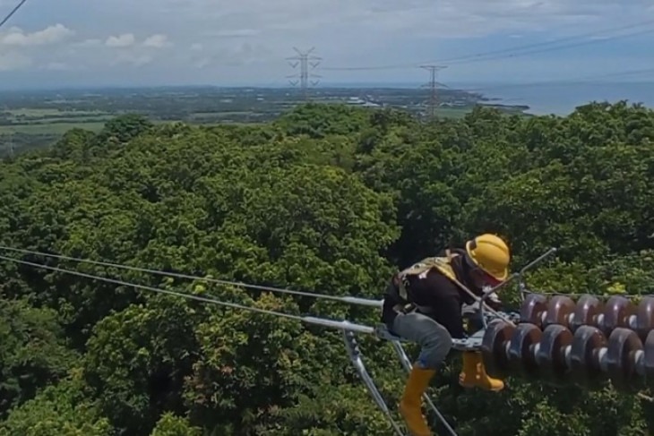 PLN Lakukan Pemeliharaan Jaringan Listrik Di Wilayah Bali Timur Hingga Kuta