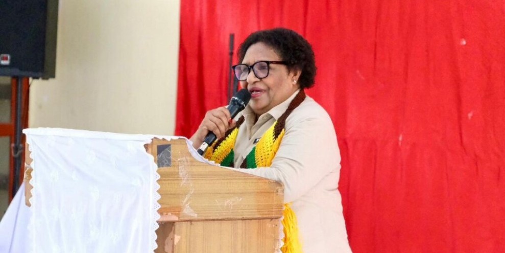 Wamendagri Menegaskan Pentingnya Perhatian Pemerintah untuk Lansia di Jayapura