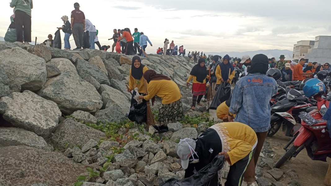 Dinas Kebudayaan Gelar Aksi Bersih Pasar di Buleleng dalam Memperingati Hari Peduli Sampah Nasional 2025