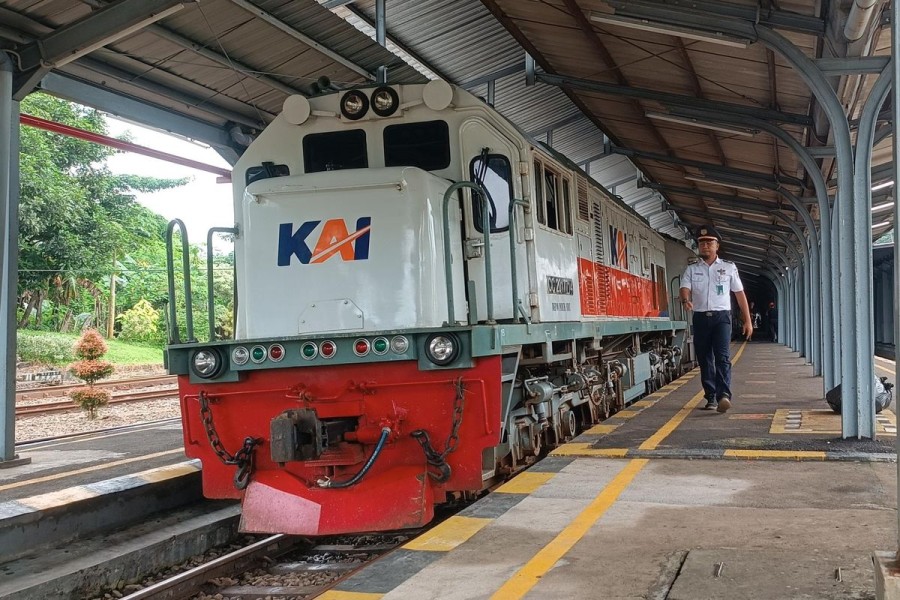 KAI Divre IV Tanjungkarang Tunjukkan Ketepatan Waktu Keberangkatan Kereta Mencapai 99 Persen: Prestasi dan Inisiatif Hijau