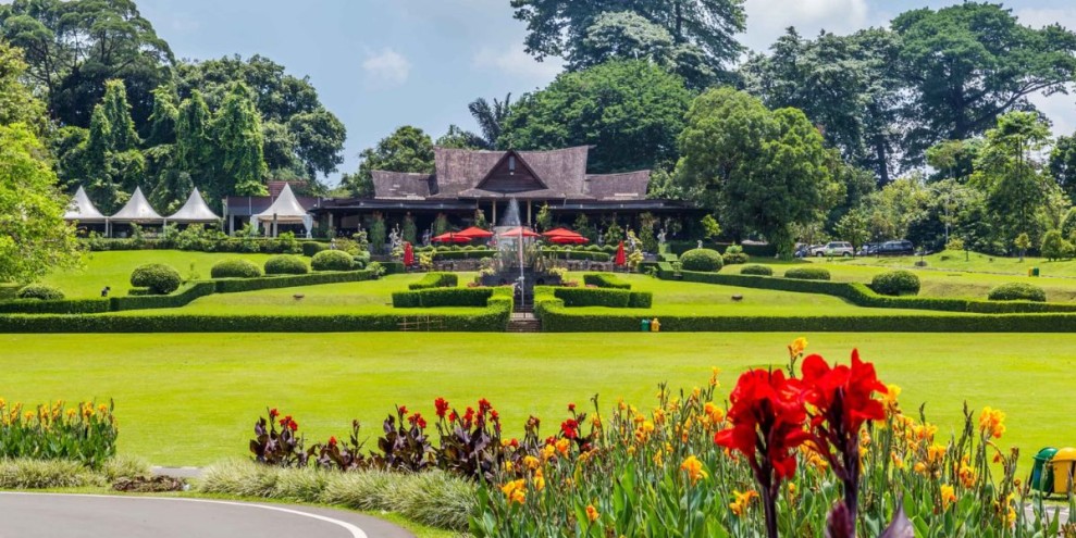 7 Tempat Piknik di Bogor, Cocok Ajak Pacar & Keluarga!