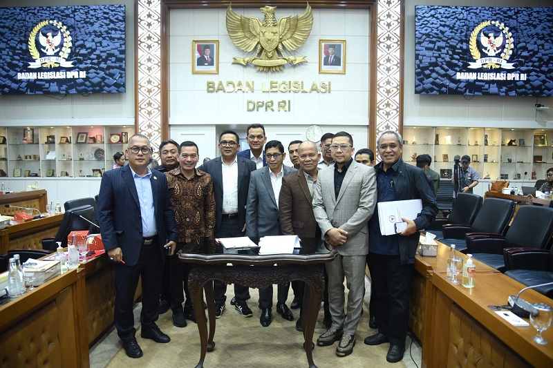 Pemerintah Wajibkan Perusahaan Tambang Berikan Ruang Riset kepada Kampus dalam Revisi UU Minerba