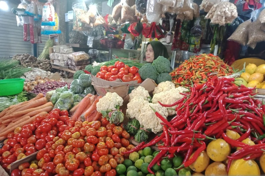 Harga Sembako di Jawa Timur Hari Ini: Cabai Merah Turun, Cabai Rawit Naik, Sembako Lain Stabil