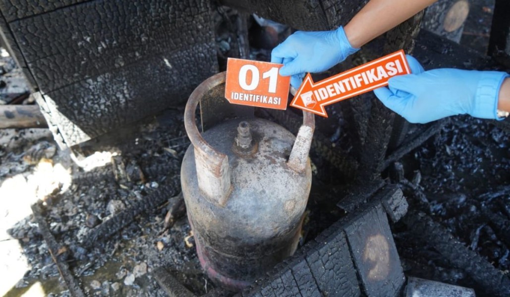 Kebakaran Warung di Banggai Kepulauan Dipicu Ledakan Tabung Gas LPG, Satu Bangunan Ludes Terbakar