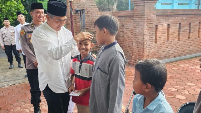 Bupati Karanganyar Hadiri Tarawih Bersama Di Tasikmadu Guna Memperkuat Kerukunan Warga