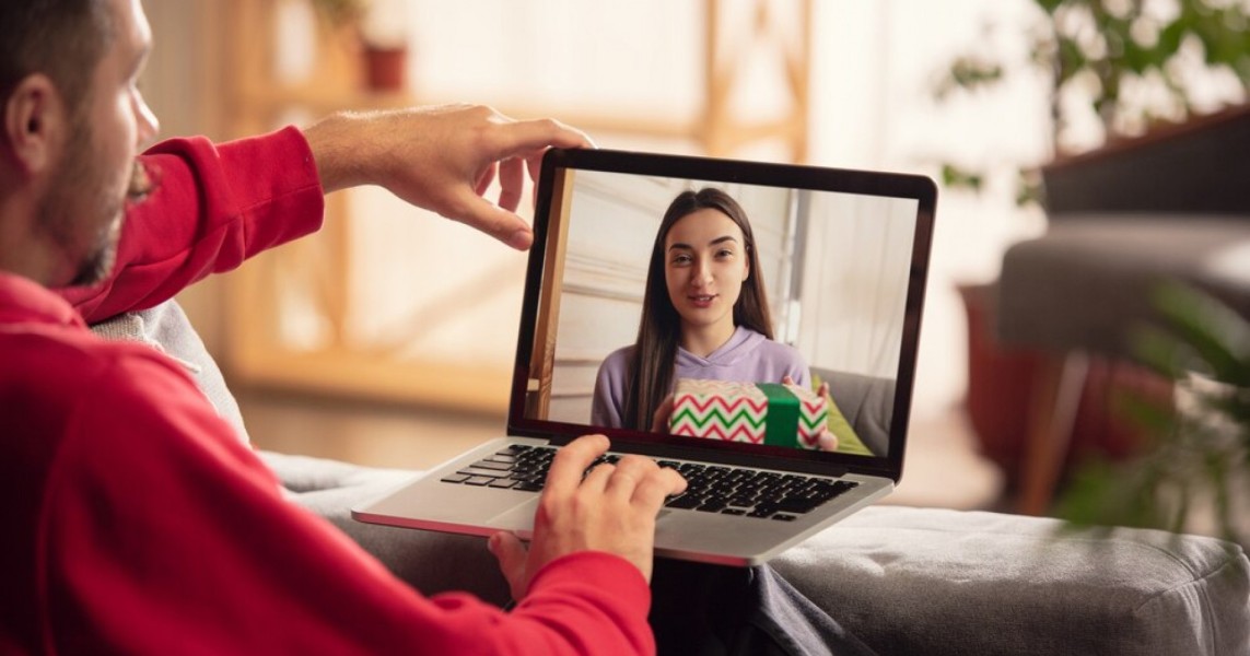 5 Tips Menjaga Hubungan Jarak Jauh Tetap Langgeng dan Romantis