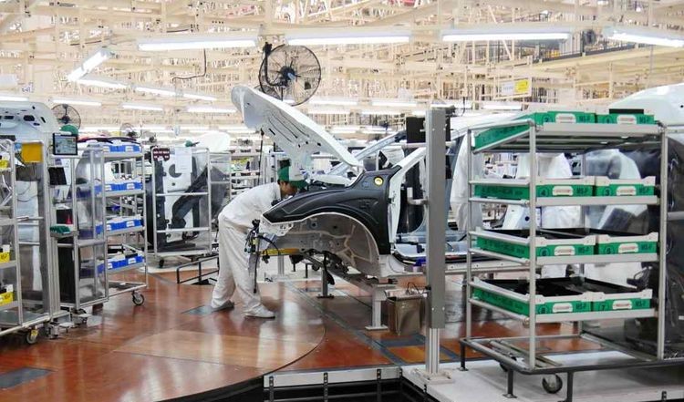 Otomotif Nasional: Produksi Tetap Hidup Saat Pasar Lesu