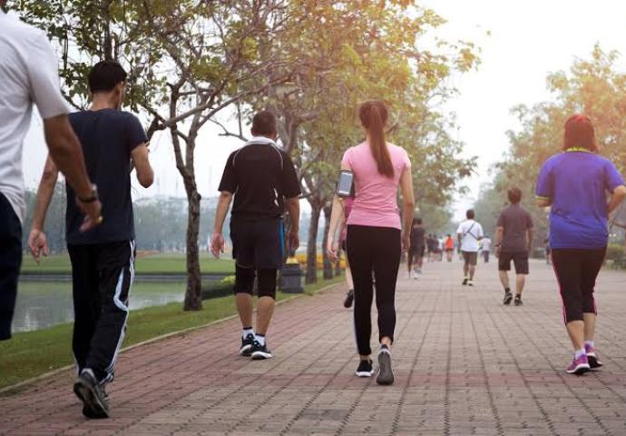 Rahasia Jalan Kaki yang Benar untuk Jantung Sehat, Ini Penjelasan Dokter