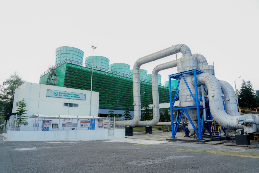 PLN Indonesia Power Percepat Pencapaian Target Energi Hijau dengan Pabrik Solar Panel Terbaru PLN Indonesia Power Percepat Pencapaian Target Energi Hijau dengan Pabrik Solar Panel Terbaru