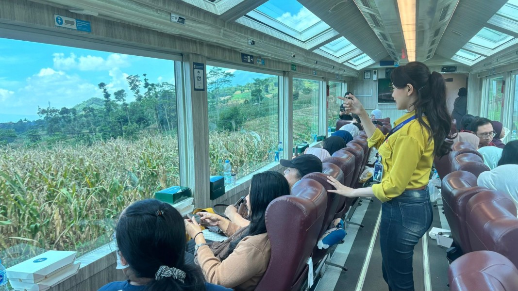 KAI Wisata Terus Berikan Keindahan Fitur 90 degrees untuk Wisatawan Lokal dan Mancanegara di Kereta Panoramic untuk Pengalaman Melihat Panorama Lebih Luas