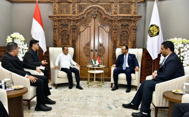 Dubes UEA Abdulla Salem Al Dhaheri Temui Bahlil Lahadalia: Bahas Kerja Sama Energi Terbarukan untuk Masa Depan Berkelanjutan