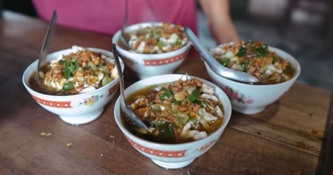 Soto Dahlok Jember Bertahan Sejak 1985, Legenda Kuliner Keluarga