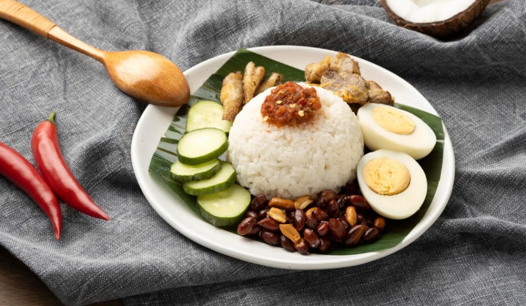 Rahasia Nasi Uduk Pulen dan Wangi dengan Empat Bahan Saja