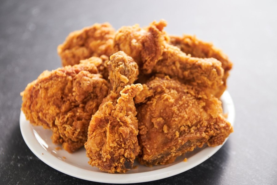 Trik Satu Bahan Agar Ayam Tepung Kembali Krispi Sempurna