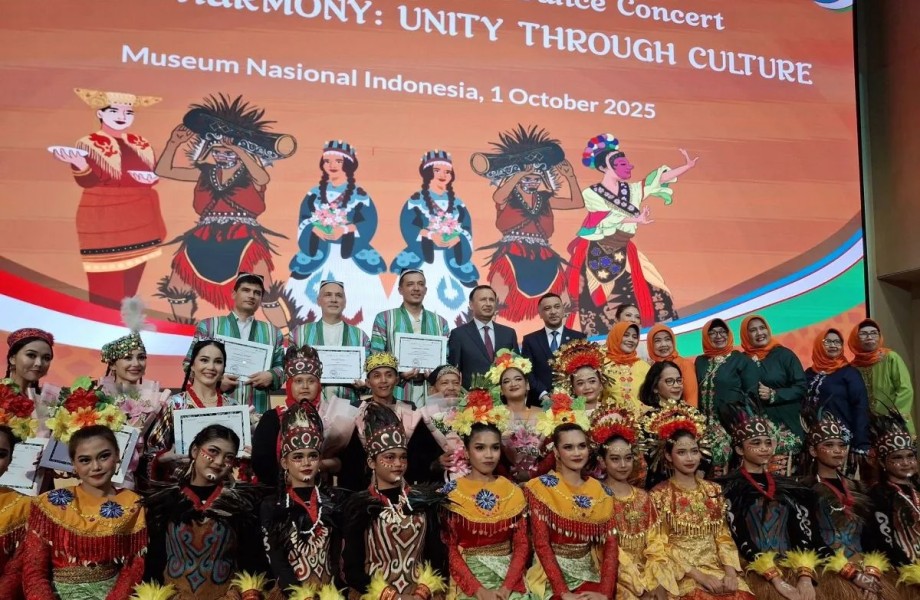 Harmoni Tari Indonesia-Uzbekistan Eratkan Persahabatan Lewat Budaya