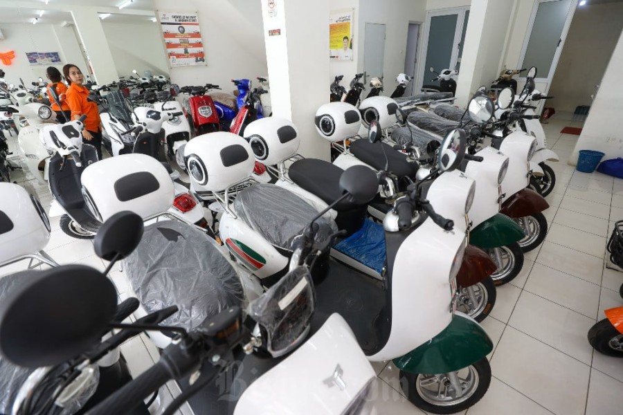 Insentif Motor Listrik Menanti Lampu Hijau