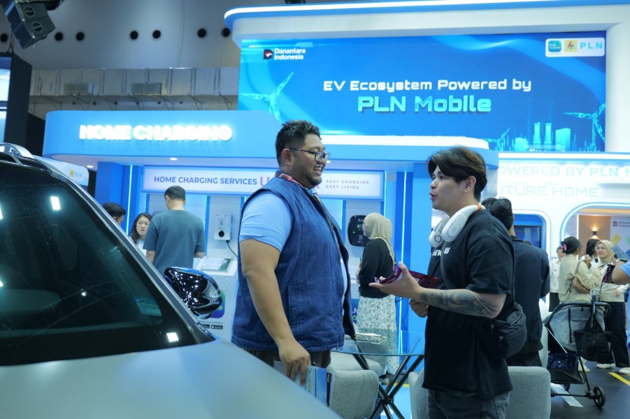 PLN Mobile Jadi Fondasi Ekosistem Kendaraan Listrik Hijau di IIMS 2026