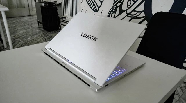 Lenovo Legion 7i Laptop Gaming dan Profesional Kinerja Maksimal