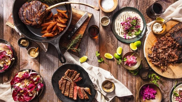 13 Tempat Babi Guling Bali Terpopuler dengan Rasa Autentik dan Kuliner Legendaris