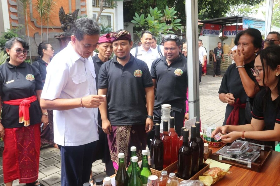 Supriatna Resmikan Rumah Pajang UMKM Kecamatan Banjar Demi Puluhan Produk Lokal Dipamerkan