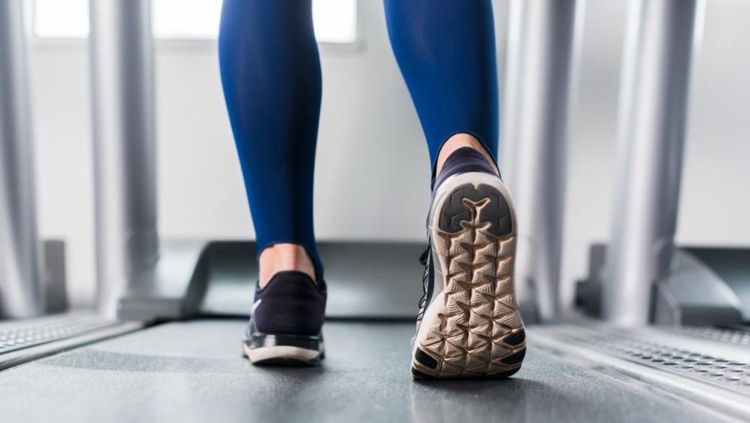 Jalan Kaki di Treadmill atau Luar Ruangan untuk Kesehatan?
